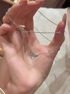 Colgante De Perla Y Zircón En Plata S925 Collar De Clavícula Elegante Y Fino.