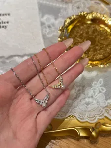 Hermoso S925 Plata Zircón Perla Collar Colgante V Elegante Joyería para Mujer