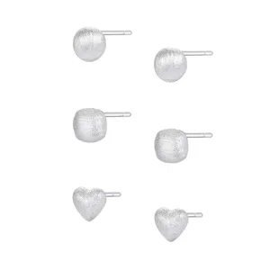 Pendientes de botón de plata S999, set geométrico mate con bola y corazón minimalista.