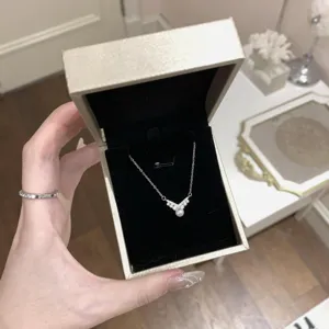 Collar de Perlas Plata S925 Forma de V Circonita Elegante Cadena de Clavícula Joya de Mujer