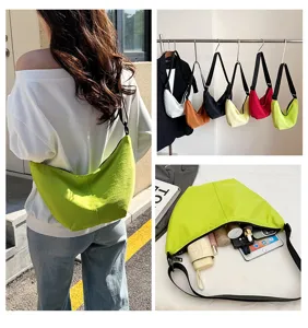Bolso bandolera dumpling de nailon de gran capacidad, estilo japonés, bolso hobo informal.