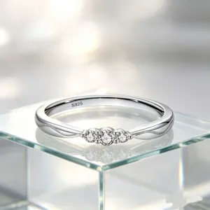 Anillo de Tres Piedras de Plata de Ley S925 Minimalista Delicado Apilable Joya Dedo