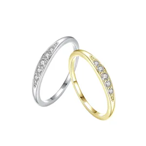 Anillo de Eternidad Minimalista de Plata 925 con Strass Elegante Chapado en Platino Oro Banda de Fila de Diamantes Apilable para Mujer Joyería de Moda Diaria Regalo