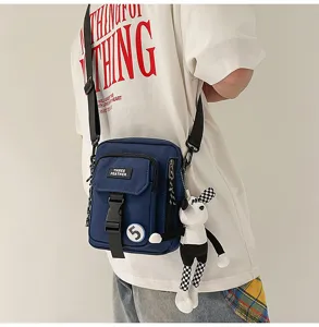Bolso bandolera de lona casual para hombre con colgante de muñeca para el uso diario.