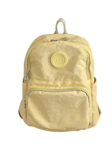 Sac à dos en nylon jaune clair pour femme, cartable décontracté avec plusieurs poches et zip.