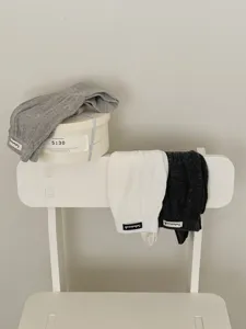 Calze lunghe slouchy minimaliste dettaglio, tessuto morbido con etichetta, calze invernali calde.