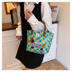 Borsa a mano intrecciata manico bambù bassotto colorblock donna spiaggia chic