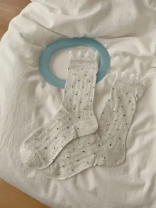 Calzini medi bianchi in pizzo con pois da donna, calze estive traspiranti in cotone.