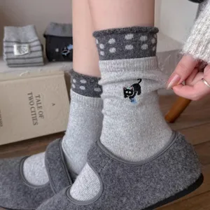 Grey wool blend cute cat embroidered women mid-tube socks cozy autumn winter warm thermal knit