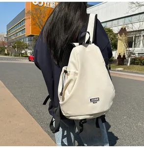 Zaino urbano alla moda per uomo e donna, elegante borsa a tracolla multifunzionale.