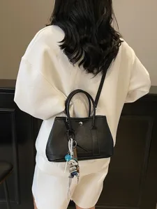 Schwarze Leder Umhängetasche Damen klassische Schultertasche modische Freizeit Reisetasche.