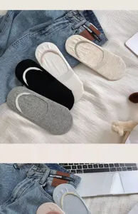 Women cotton solid color invisible boat socks, shallow mouth breathable anti slip design.