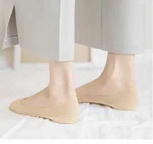 Comfortable women's thin shallow boat socks beige ice silk invisible socks stylish detail view