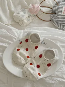 Women cute dot yarn low cut boat socks summer breathable invisible cotton socks.