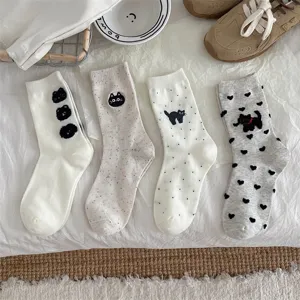 Cute black cat pattern cotton mid-tube socks, soft daily wear cute accessory set.