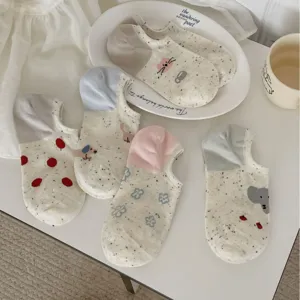 Cute Japanese cotton low-cut boat socks for women, summer thin invisible socks with cartoon patterns.