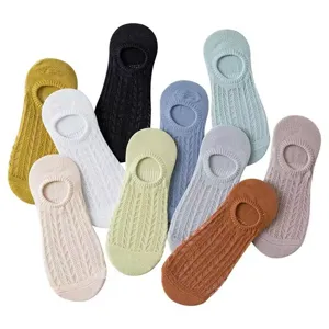 Women's summer ultra-thin shallow mouth hollow mesh invisible socks, breathable cotton daily wear main display.