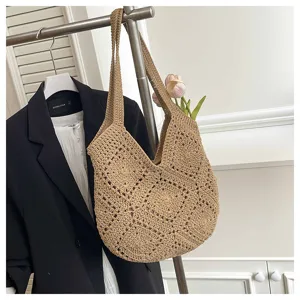 Casual crochet straw tote bag for women, handmade vintage shoulder handbag for beach vacation.