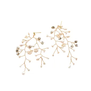 Elegante goldene Zweig Perlen Ohrringe für Damen, zarte Blumen Ohrstecker Hochzeit.