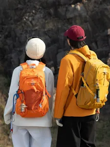 Nylon Wanderrucksack mit Schnalle, große Kapazität Outdoor Reise Bergsteigen Rucksack.