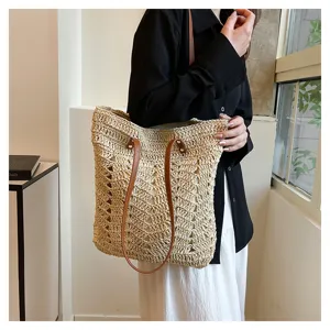 Elegante borsa shopper in paglia da donna, grande borsa a spalla estiva con manici in pelle.