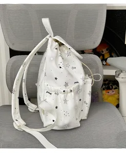 Detailansicht des japanischen Harajuku süßen Sternen Canvas Schulrucksacks für Mädchen Alltags.