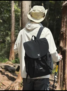 Sac à dos de randonnée noir durable et grande capacité pour les voyages et sports