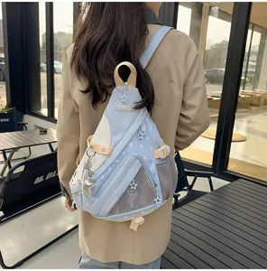 Detailaufnahme des japanischen Fareblock-Multifunktionsrucksacks mit niedlichen Sternenmustern.