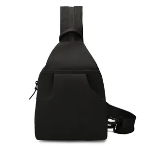 Minimalistische Nylon-Umhängetasche, lässiger Crossbody-Rucksack für Reisen und Alltag.