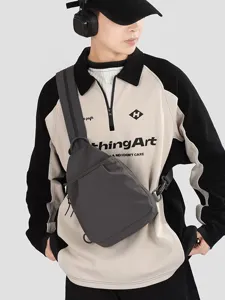 Minimalistische Nylon-Umhängetasche, leichte Streetwear-Brusttasche für Alltag und Reisen.