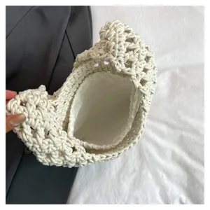 Borsa a spalla traforata in maglia bianca con pochette interna, borsa casual estiva.