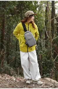 Bolso de pecho de nailon a cuadros de moda para viajes, bolso cruzado unisex.