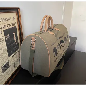 Grote capaciteit canvas reistas met schouderband, stijlvolle retro tas voor forenzen.
