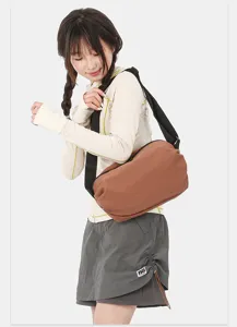 Casual nylon crossbody bag for women, trendy candy color lightweight single shoulder bag.