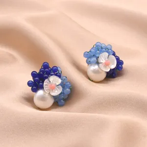 Elegante blaue Perlen Muschel Blume Ohrringe Hauptansicht Produktanzeige Damen Vintage Stil