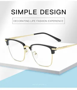 Klassische Halbmetall Blaulichtfilter Brille mit schickem schwarz-goldenen quadratischen Rahmen.