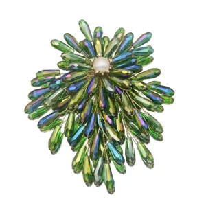 Elegant green crystal cluster brooch with central pearl vintage style jewelry for women