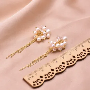 Elegante Perlen Quaste Ohrringe mit goldenen Ketten fuer vintage Stil Schmuck Damen neu.