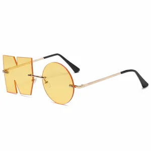 Neuheit NO geformte rahmenlose Sonnenbrille, lustige Party Brille mit Metallgestell für Damen.