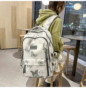 Großer Kapazität Schüler Rucksack mit stilvollem Schmetterlingsdruck für den Alltag.