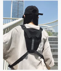 Multifunktionale taktische Brusttasche Mesh Weste Gurtasche fuer Outdoor Sport Wandern Streetwear.