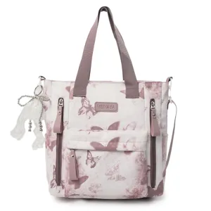 Detailansicht der Segeltuchtasche mit Schmetterlingsdruck, vielen Fächern und Anhänger.