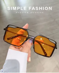 Lunettes de soleil rétro steampunk carrées en métal creux avec verres ambrés chic.