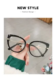 Schicke schwarze Cat-Eye-Blaulichtfilter-Brille mit Goldmetallsteg für den stilvollen Alltag.