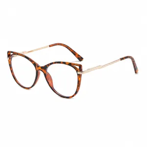 Classic Cat-Eye Blue Light Blocking Glasses With Tortoise Shell Frame And Sleek Gold Metal Temples