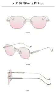 Lunettes de soleil carrées en métal rétro avec verres dégradés roses, style double pont.