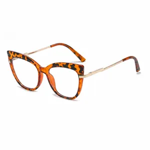 Modische Katzenauge Blaulichtfilter Brille mit Metallbügeln für Damen stilvoller Alltag.