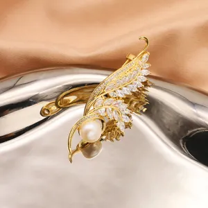 Exquisite Perle Weizen Brosche, elegante Zirkonia Strass Anstecknadel fuer Damen Mode.