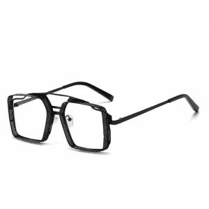 Lunettes de soleil carrées creuses en métal steampunk vintage pour femmes vue principale