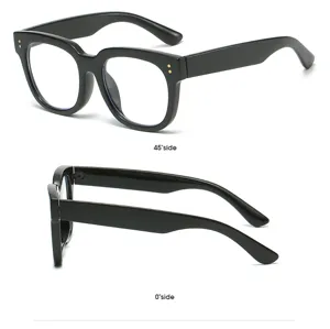Détail de lunettes anti-lumière bleue carrées noires, lunettes de lecture élégantes.
